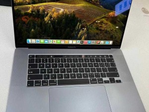 19 岁的 Macbook Pro 为何未满 16 岁？