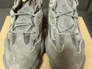 国产 Yeezy451，脚感舒适，轻便耐磨，透气减震，防滑性能良好