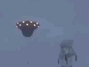 驾驶《XD5》UFO 模型，探索未知的天空