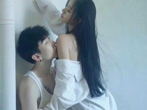 为什么美女脱衣总是让人欲罢不能？如何看待美女脱衣这一现象？